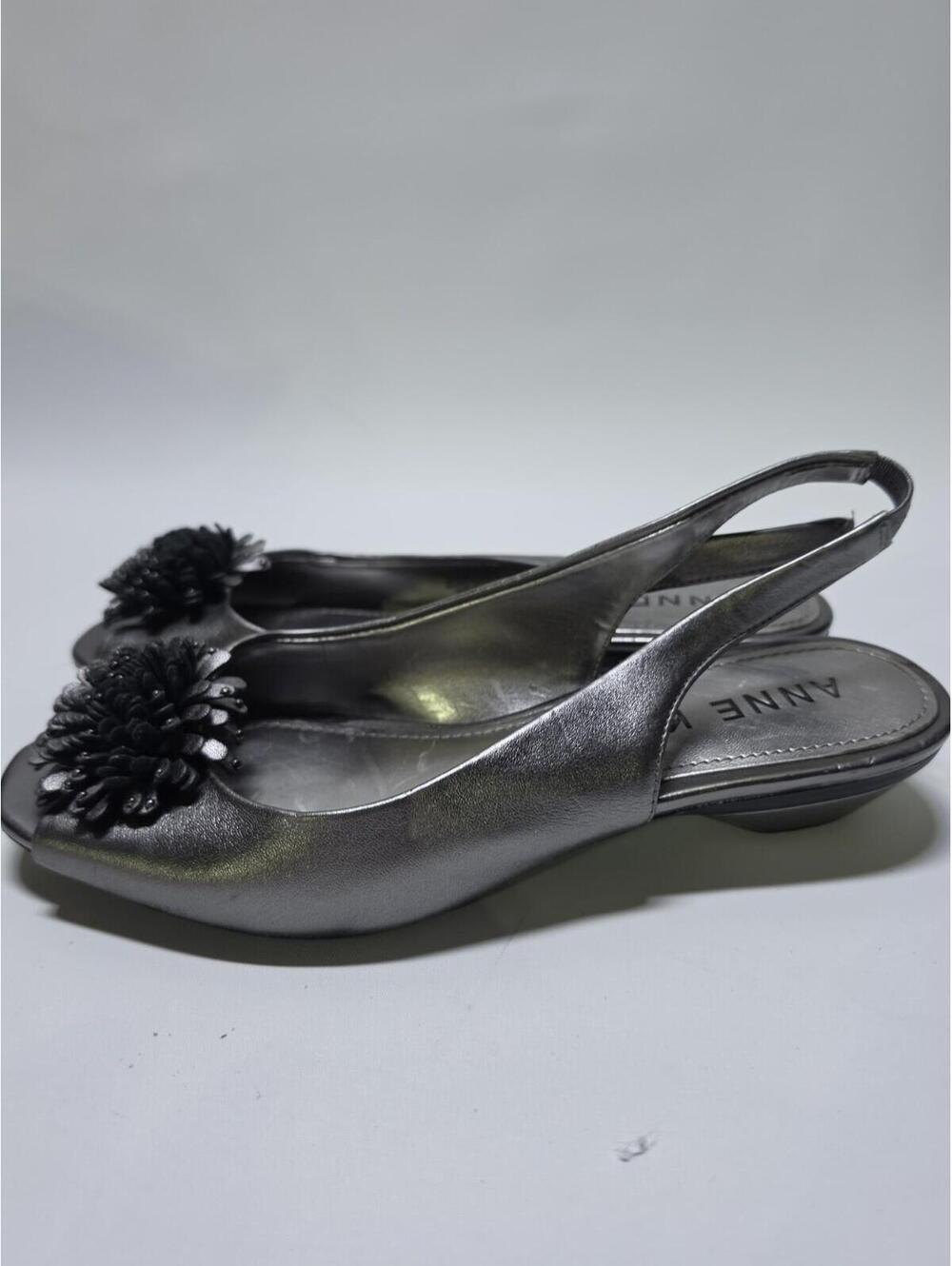 Anne Klein Women's Silver Slingback Wedge Sandals Flower Accent US 8 M - Picture 3 of 7